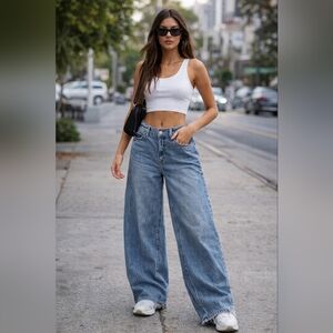 American Eagle Strigid Low-Rise Ultra Wide Leg Jeans Y2K Baggy Denim Raw Hem